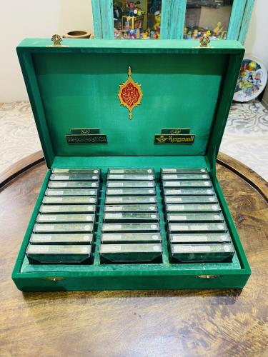 من البنود الشحيحة بهذا الشكل؛ شنطة فخمة وجميلة وأن...