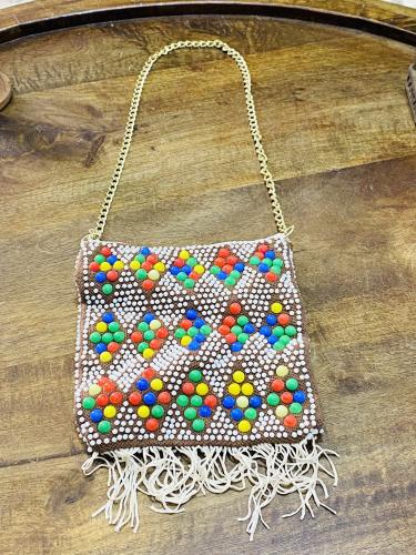 من النوادر؛ شنطة للبنات؛ كانت من كشخة العيد فترة ا...