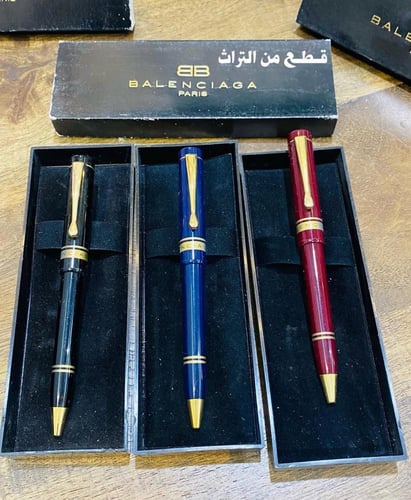 من البنود الشحيحة؛ قلم ضغّاط فاخر بالعلبة الخاصة ب...