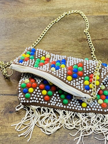 من النوادر؛ شنطة للبنات؛ كانت من كشخة العيد فترة ا...