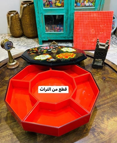 من البنود الشحيحة؛ صينية تقديم؛ برسومات جميلة؛ وقا...