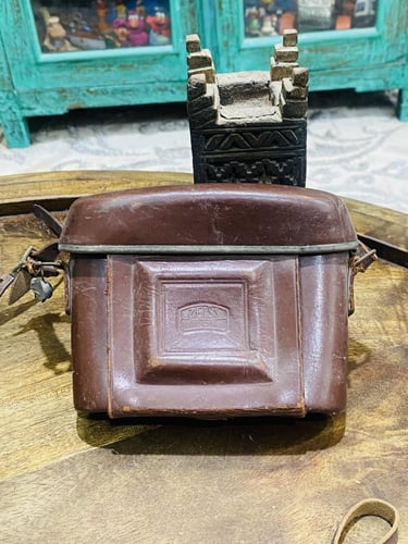 من النوادر؛ عدد ٣ جرابات لكاميرات فترة الستينات وا...