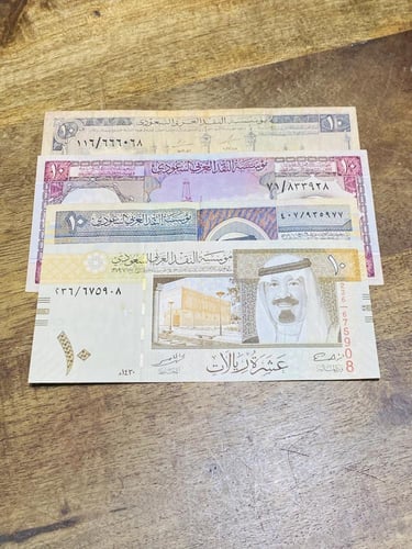 من البنود المميزة؛ عدد ٤ عملات فئة ١٠ ريال الملك ف...