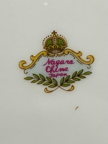 من النوادر؛ صحن تذكاري برسمة الطاووس قديم جداً مخز...