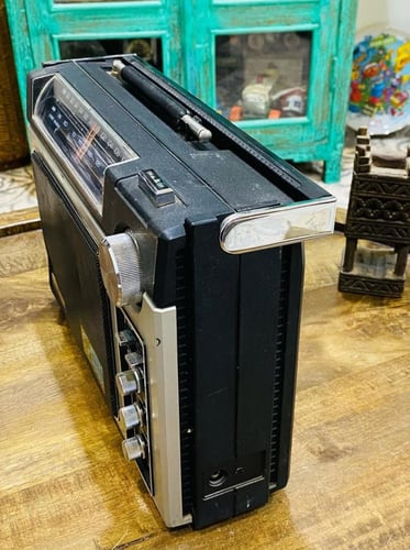 راديو أنيق جداً من الشركة الشهيرة جنرال إلكتريك ؛...