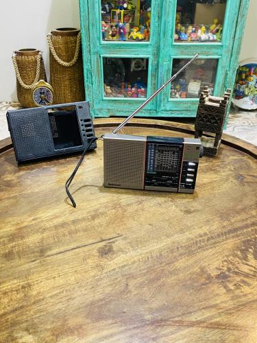 من البنود الشحيحة بهذا الشكل؛ راديو ناشونال موديل...