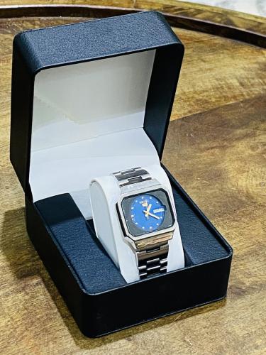 من النوادر؛ ساعة سيكو 5 الأصلية المينة مربعة باللو...