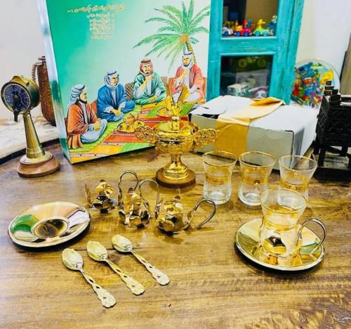 من البنود المميزة جداً؛ طقم الشاهي العربي مكوّن من...