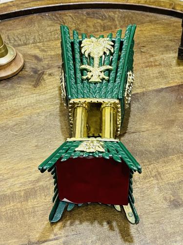 من النوادر؛ مبخرة قديمة عمرها قرابة الخمسين عام؛ ث...