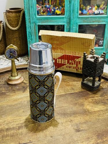 من البنود الشحيحة؛ زمزمية قديمة جداً بلون مميز؛ عم...