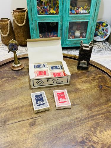 من البنود المميزة؛ ورقة لعب (بلوت) أم أسد قديمة جد...