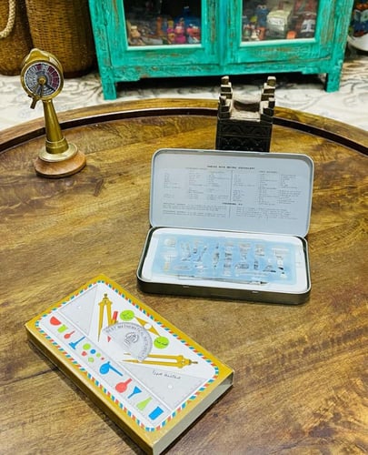 هندسة مرزا؛ قديمة مخزنة تخزين ممتاز لم تستخدم