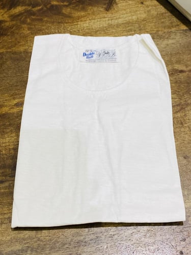 من النوادر؛ من أشهر الملابس فترة السبعينات والثمان...