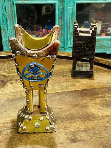 من النوادر؛ مبخرة صناعة يدوية بحجم صغير وأنيق وبشع...