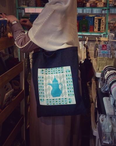 Tote bag