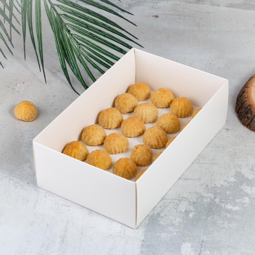 مجموعة (12) علبة بيضاء بتصميم فاخر للمعمول والحلوي...