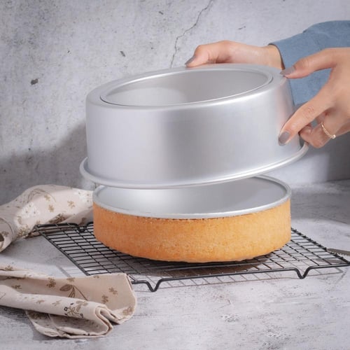 قالب كيك فضي بقاعدة متحركة | 24.5*21*8 سم