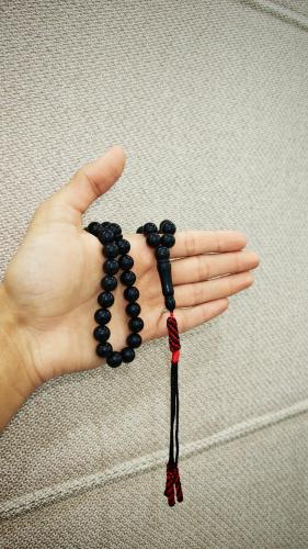 سبحة اسود و احمر