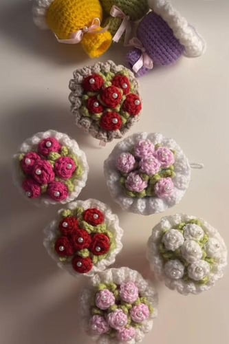 تعليقة باقة ورد صغيرة