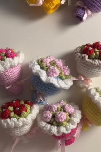 تعليقة باقة ورد صغيرة