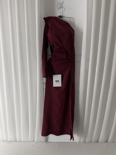 فستان ناعم خمري