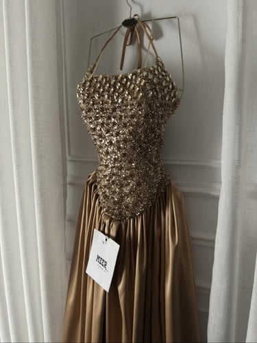 فستان سهرة تطريز صدر أنيق