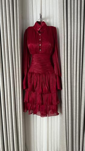 فستان كرنكل عودي بأكمام