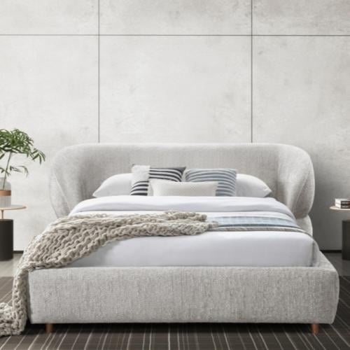 سرير كارمن منجد بقماش شانيل بيج فاخر