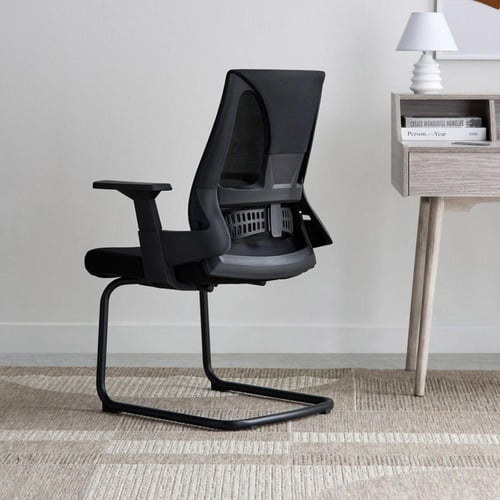 كرسي زائر بتصميم أنيق ومريح باللون الاسود- جينوا