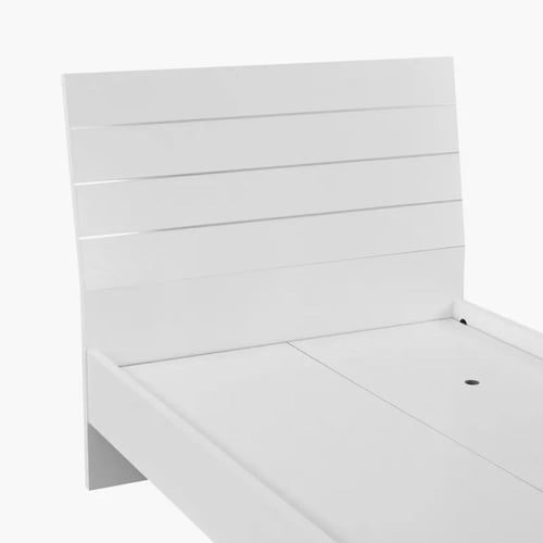 سرير فردي خشب هندسي ابيض بتصميم لوح رأسي فريد ذي أ...