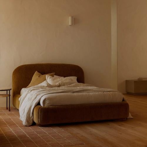 سرير سمار منجد بقماش شانيل لون جملي