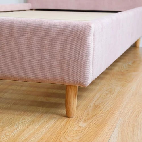 سرير فردي منجد بكامل قماش وردي مصنوع من خشب هندسي...