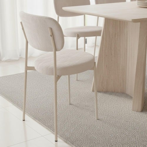 طاولة طعام لياندرا خشب بيج مع 10 كراسي قماش كريمي...