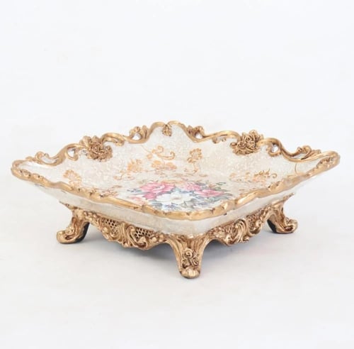 صحن بَرّاق بتصميم ذهبي مع اوف وايت وزخارف زهرية