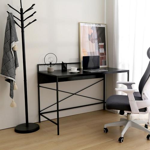 مكتب دراسة انيق من مونتي