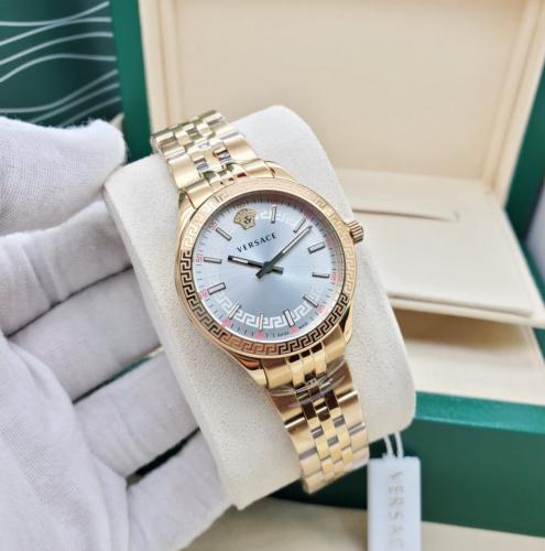 ساعة فرزاتشي نسائية VERSACE