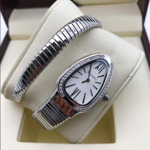 ساعة بلغاري ثعبان نسائي