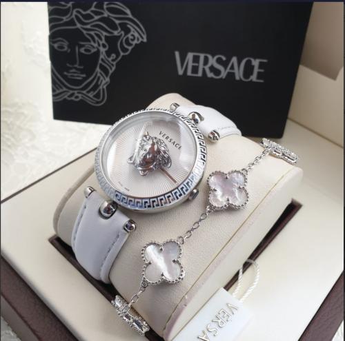 ساعة فرزاتشي مع الاسوارة VERSACE