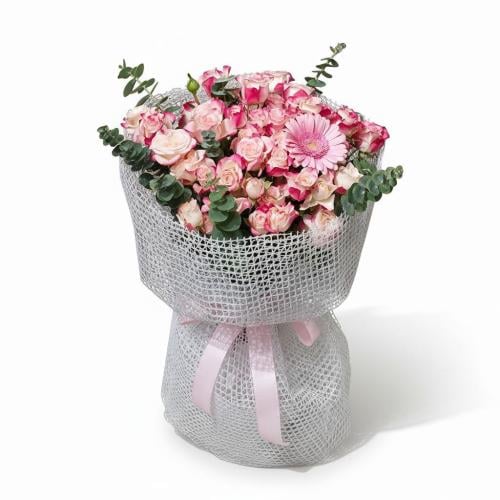 باقة ورد طبيعي فاخرة بيبي روز ريفليكس وجربيرا مع ك...