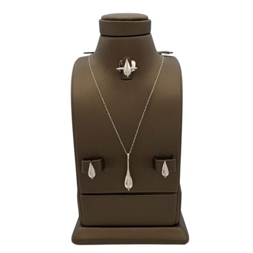 نصف طقم ذهب عيار 18 الوزن 5.60 جرام