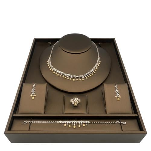 طقم ذهب عيار 18 الوزن 24 جرام