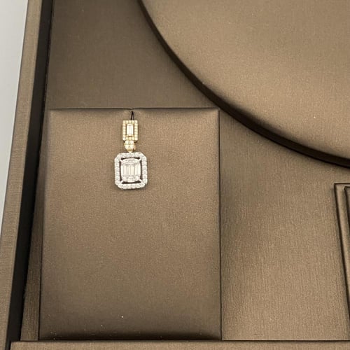 طقم ذهب عيار 18 الوزن 13.40 جرام