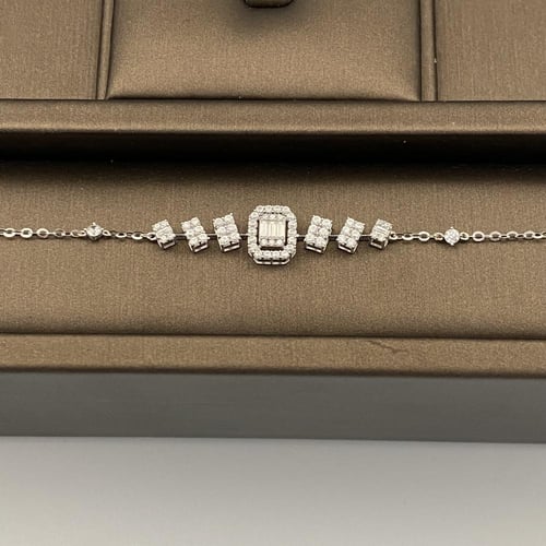 طقم ذهب عيار 18 الوزن 9.75 جرام