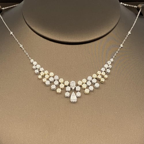 طقم ذهب عيار 18 الوزن 8.80 جرام