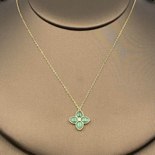 طقم ذهب عيار 18 الوزن 8.40 جرام