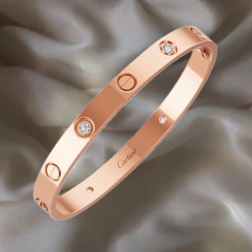 سوار من مجموعة LOVE