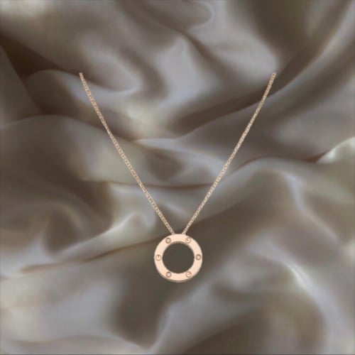 عقد من مجموعة LOVE