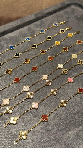 سوار فان كليف سويت | 6 حُلي زخرفيه