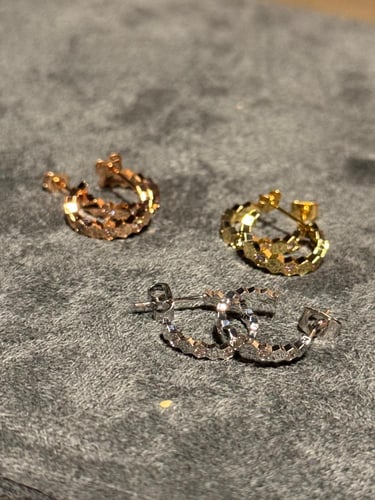 أقراط BEE DE CHAUMET دائرية