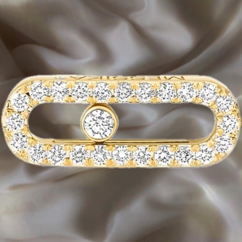 عقد MOVE UNO مرصّع